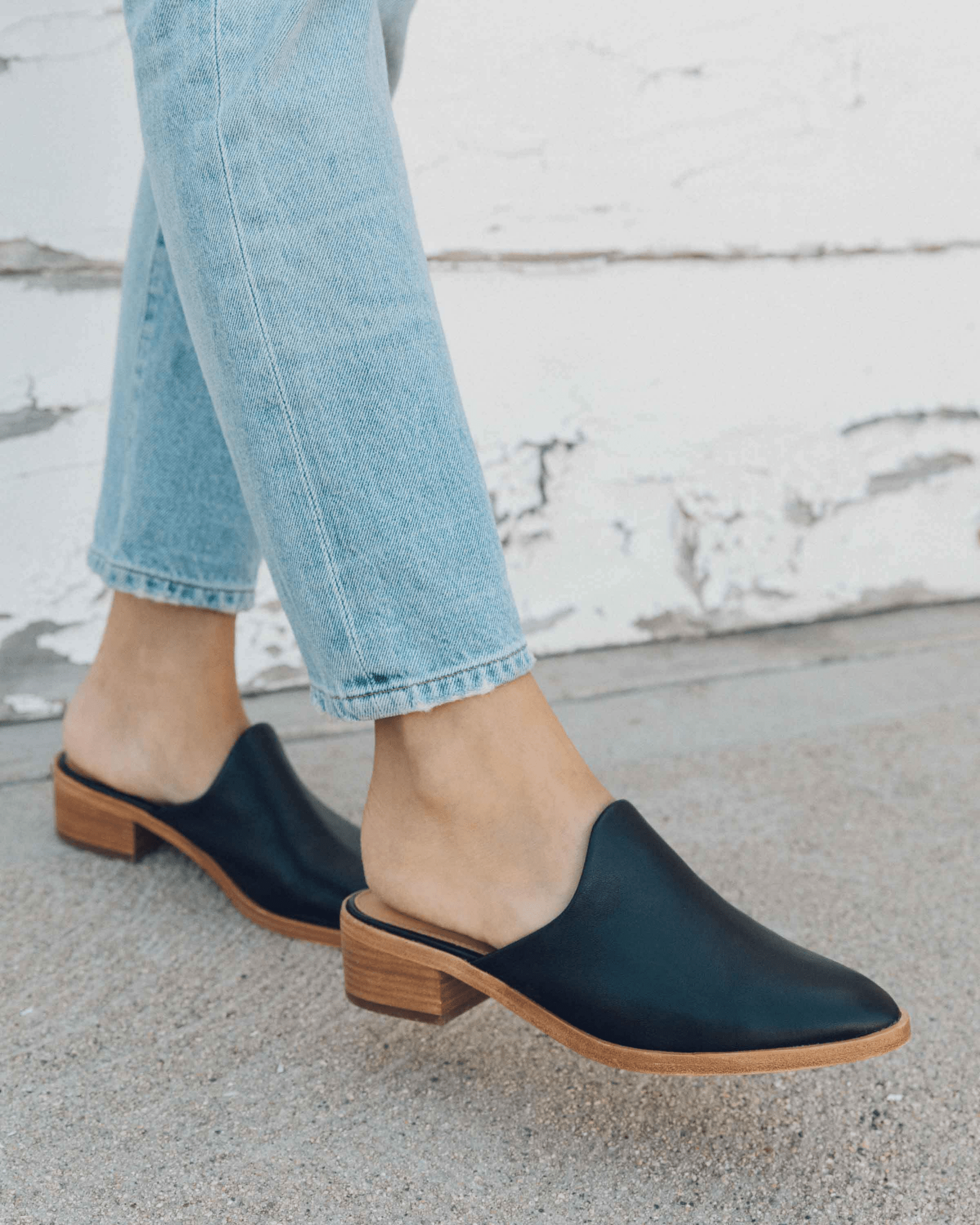 The Venetian Mule - Leather - Black - Women's - Women - Black - Soludos -