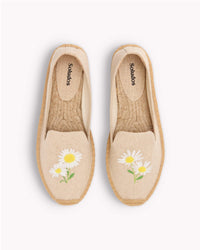 The Smoking Slipper - Embroidery / Daisy - Natural Undyed - Women's - Women's Espadrilles - Natural Undyed / Daisy - Soludos - 