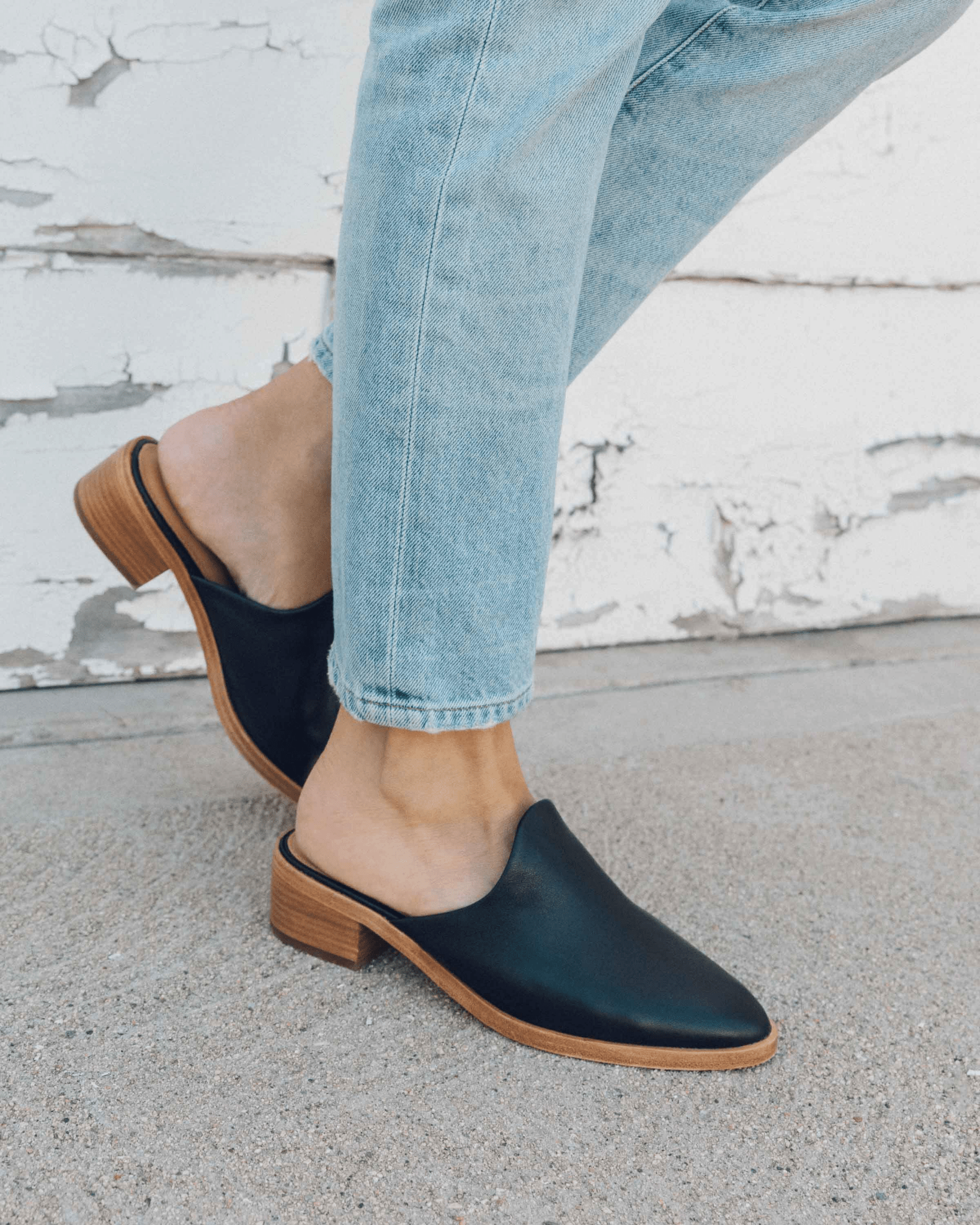 The Venetian Mule Leather Black Women s